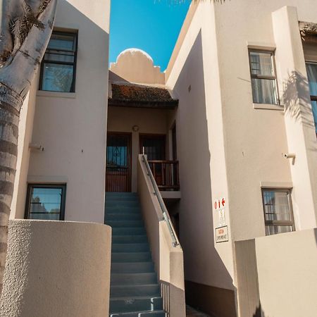 Broadway Self Catering Apartments ダーバンヴィル エクステリア 写真