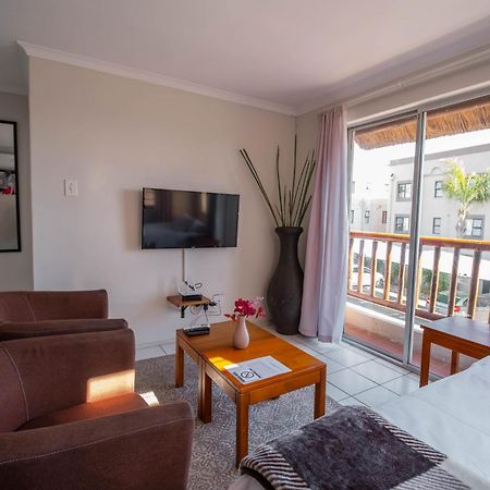 Broadway Self Catering Apartments ダーバンヴィル エクステリア 写真