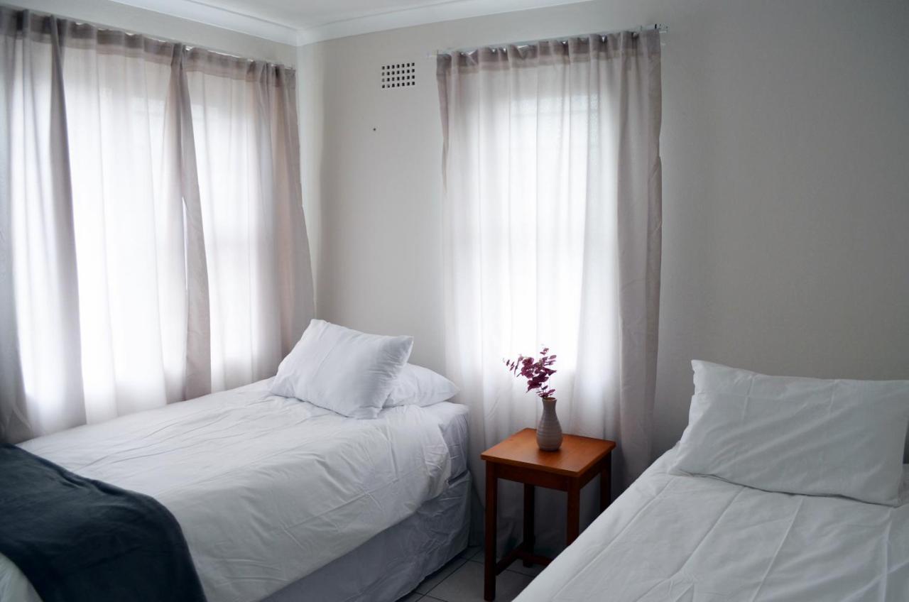 Broadway Self Catering Apartments ダーバンヴィル エクステリア 写真