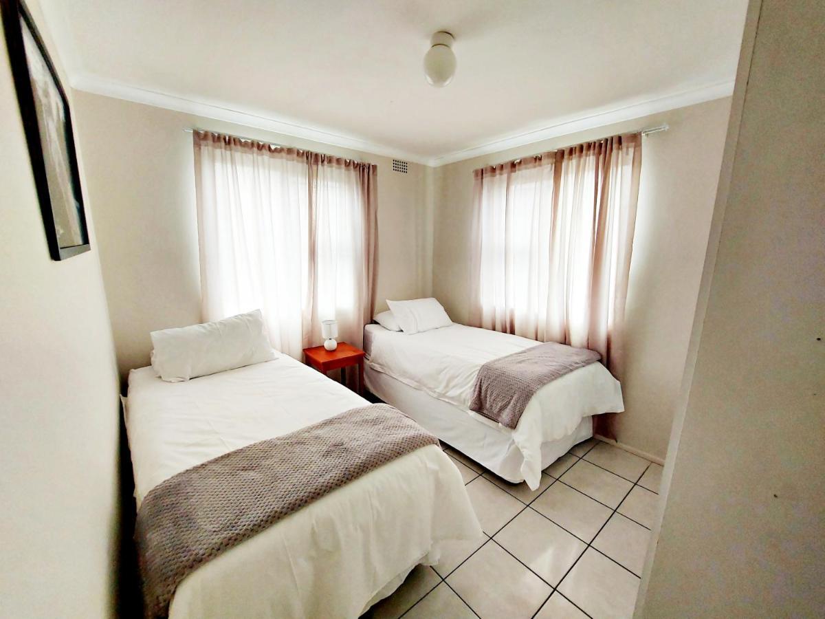 Broadway Self Catering Apartments ダーバンヴィル エクステリア 写真