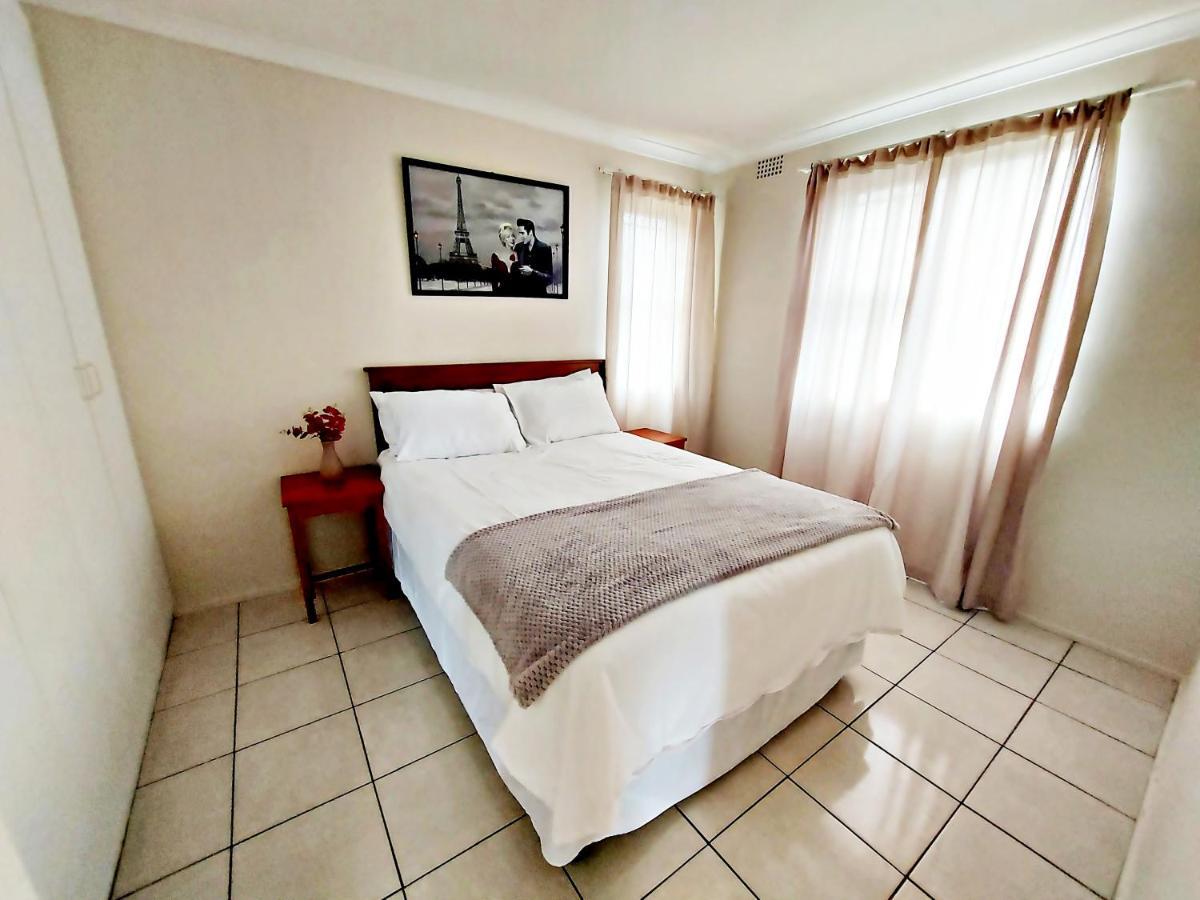 Broadway Self Catering Apartments ダーバンヴィル エクステリア 写真