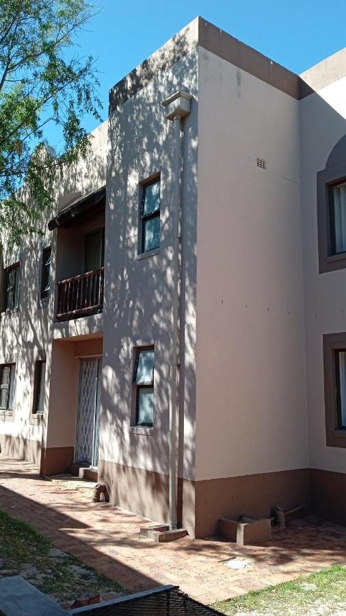 Broadway Self Catering Apartments ダーバンヴィル エクステリア 写真