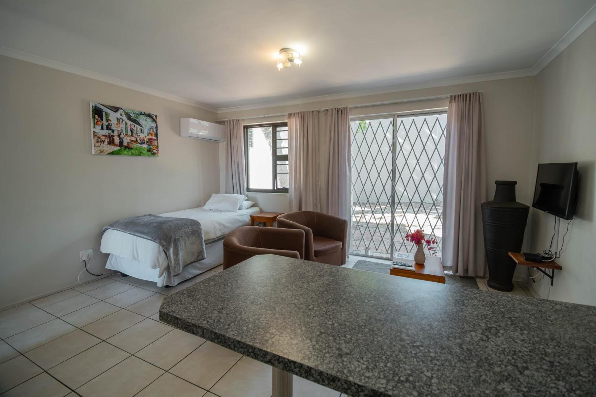 Broadway Self Catering Apartments ダーバンヴィル エクステリア 写真